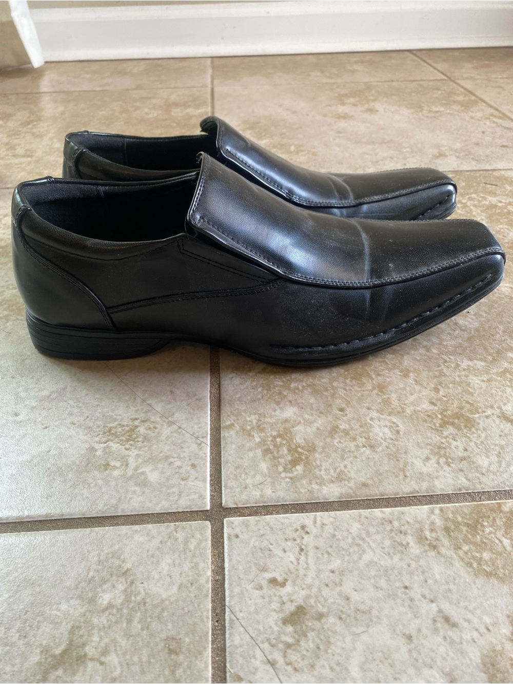 Men’s Black Leather Slip-On Dress Shoes